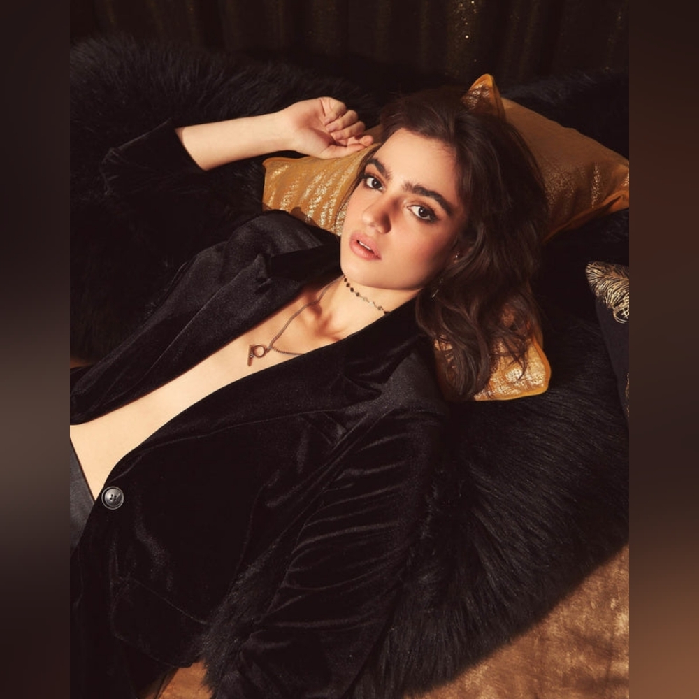 BELLE & BLOOM Eternity Velvet Blazer Black Size Medium